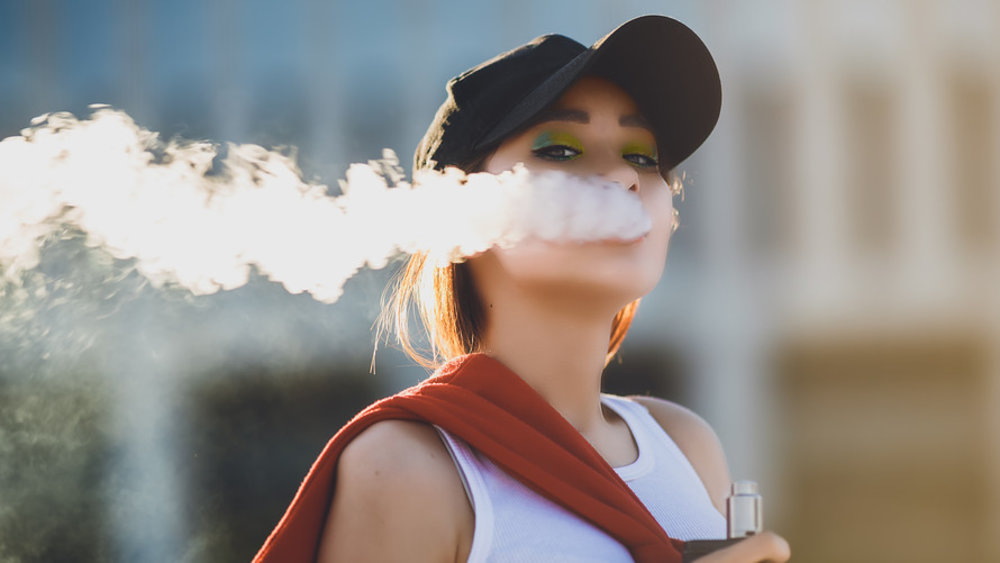 girl vaping